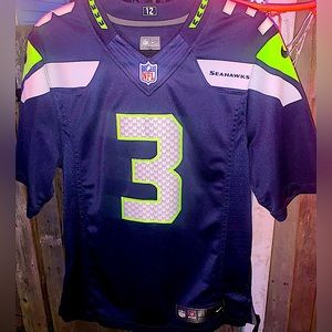 Men’s Authentic Russell Wilson #3 Stitched Nike Seahawks Jersey. Size Small.